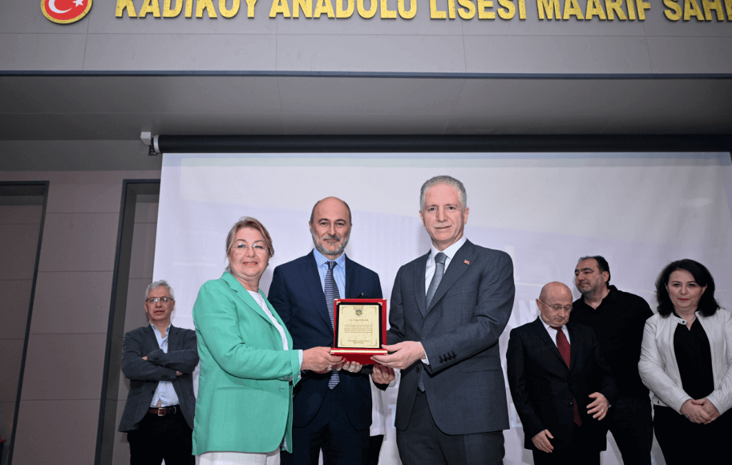 Kadıköy Anadolu Lisesi kütüphanesi yenilendi